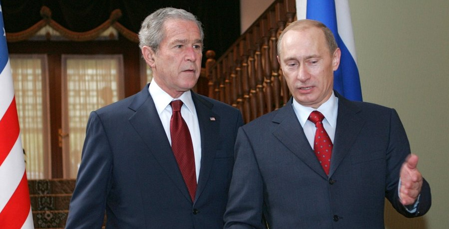 Говорили не лише про Україну: що ще важливого Буш та Путін обговорювали у злитій розмові